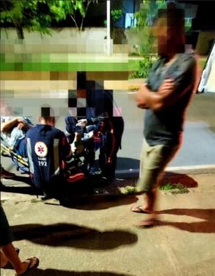 Ciclista fica ferido após queda 
